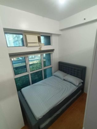 Newly Renovated 1BR Fully Furnished at Pioneer Woodlands