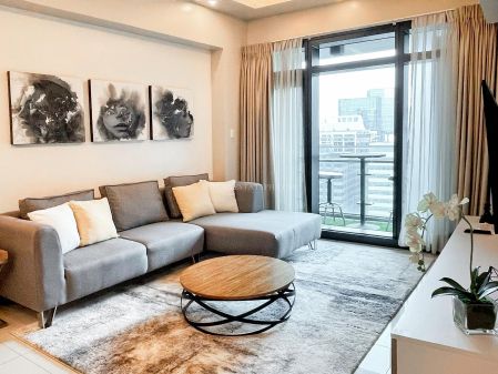 For Rent Lease 8 Forbestown Road 1 BEDROOM Condo in BGC Taguig