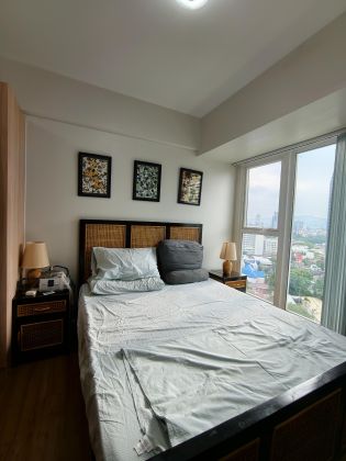 Fully furnished Condo inside Cebu business park AYALA