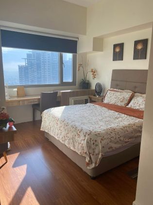 Fully Furnished 2 Bedroom Unit at Eton Tower Makati for Rent