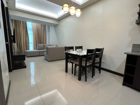 For Rent One Bedroom Fully Furnished in Blue Sapphire Residences 