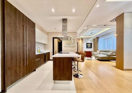 Interior Designed and Renovated 3 Bedroom in the Westin