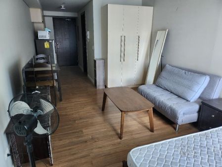 Fully Furnished Studio Unit in Kroma Tower Makati City