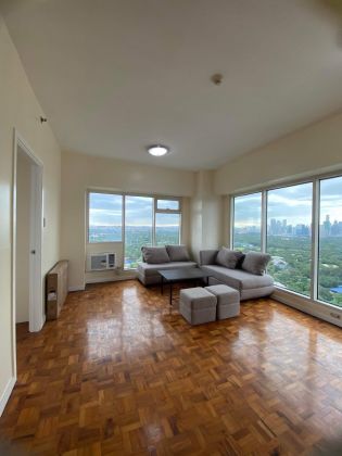 Fully Furnished 1 Bedroom Unit at Fifth Avenue Place for Rent