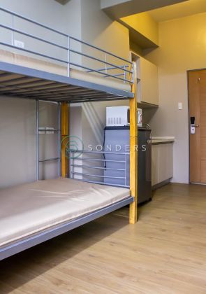 Studio with Bunk Bed at Space Taft for Rent