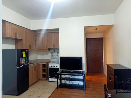 1BR Rush For Rent in The Grand Midori Makati