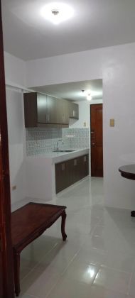 MAKATIEXEC34XXT2: For Rent Semi Furnished 1BR unit in Makati Exec
