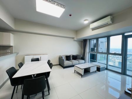 3BR for Rent at BGC Uptown Parksuites Tower 2 