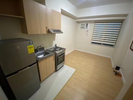 Semi Furnished Studio at The Grove by Rockwell Pasig