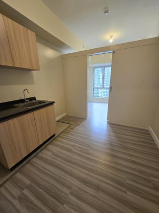Semi Furnished Studio Unit at Avida Towers Verge for Rent