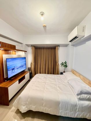 The Parkside Villas Executive 1BR with Balcony PSV-001