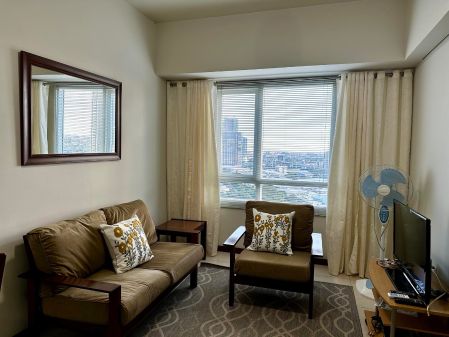 Fully Furnished 1 Bedroom Unit at The Columns At Legaspi Village