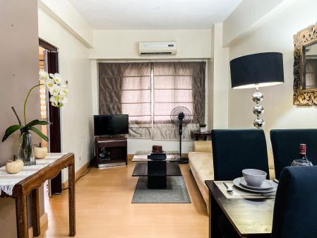 Full Serviced 1 Bedroom Apartment in Bonifacio Global City