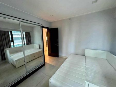 Presentable 2BR Fully Furnished Unit at the Fort Residences
