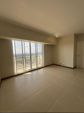 Spacious 2BR Corner Unit with 2 Balconies for Rent at The Oriana