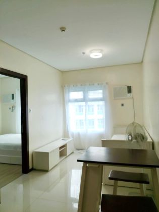 Penthouse 1 Bedroom Corner Unit for Rent in Trion Towers BGC   