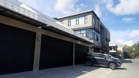 Furnished 4 Bedroom Apartment at Diamond Park for Rent