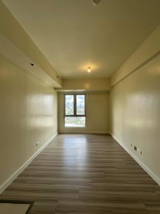Unfurnished Studio Unit at Avida Towers Cloverleaf for Rent