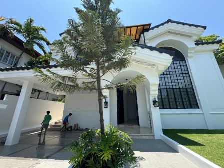 Elegant Barnyard Design 6BR Home in Ayala Alabang Village