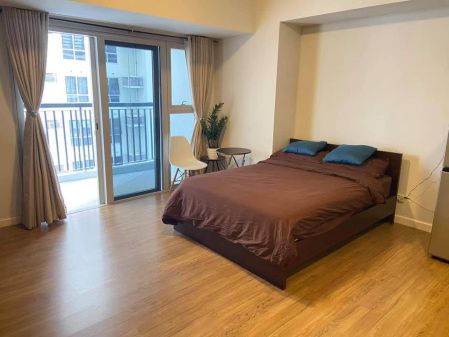 Fully Furnished Studio Unit at One Maridien for Rent