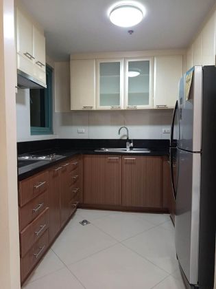 Semi Furnished 1 Bedroom for Rent at 8 Forbestown Bgc