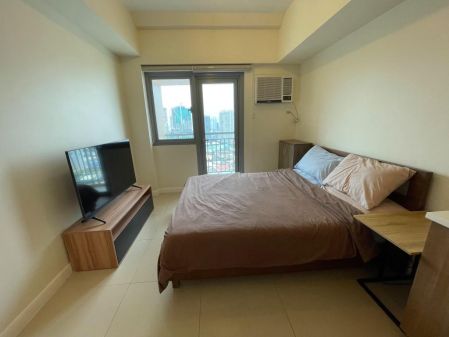 Studio The Vantage at Kapitolyo Rockwell Pasig Condo for Rent