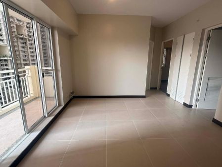 2 Bedrooms with Balcony City View 