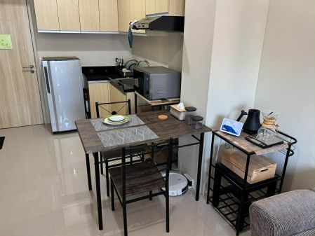 Fully Furnished 1 Bedroom Unit at The Montane for Rent