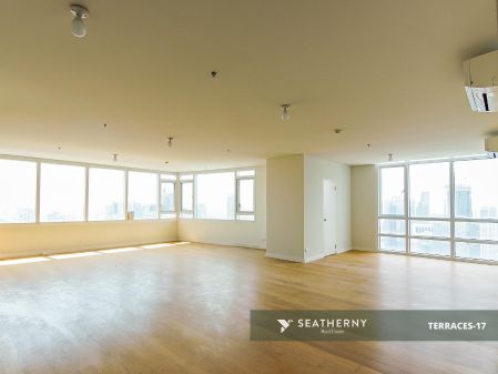 Unfurnished 3BR Unit in Park Terraces Point