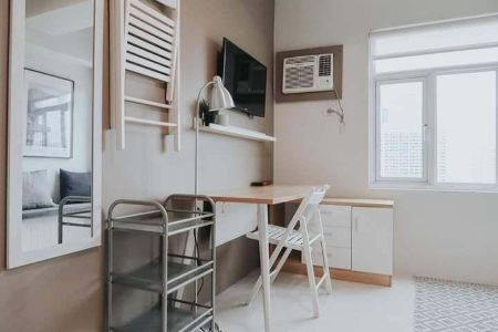 Fully Furnished Studio Unit at Vista Taft for Rent