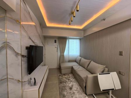 Fully Furnished 1 Bedroom Unit at Avida Towers Turf BGC for Rent