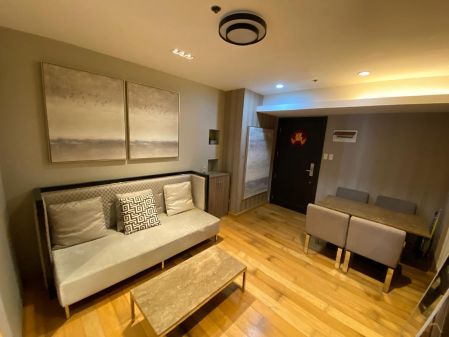 Looking for a Luxury 2 Bedroom Unit for Rent in Makati City