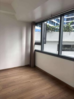 Semi Furnished 1 Bedroom Unit at The Rise Makati for Rent