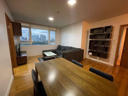 2BR Apartment for rent in Park Terraces Makati