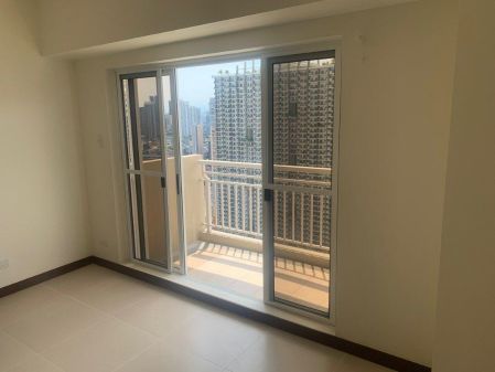3 Bedroom Unfurnished for Rent at Fairlane Residences