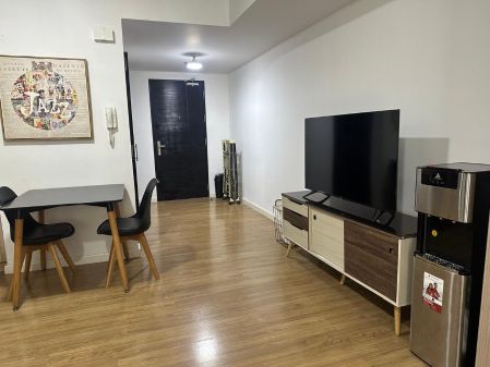 Fully Furnished Studio Unit With Balcony in One Maridien BGC