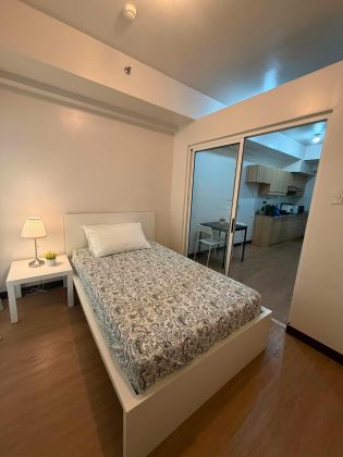 For Rent 1 Bedroom Semi Furnished with Parking at Brixton Place