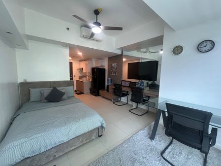 Fully Furnished Studio with Parking in 38 Park Avenue