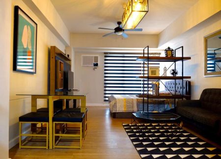 Fully Furnished Studio Unit in Two Maridien BGC for Rent