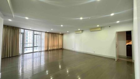 Semi Furnished 3 Bedroom Unit at Proscenium at Rockwell