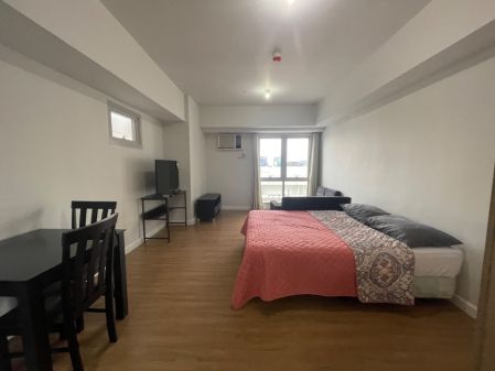 Fully Furnished Studio for Rent in Two Maridien BGC Taguig