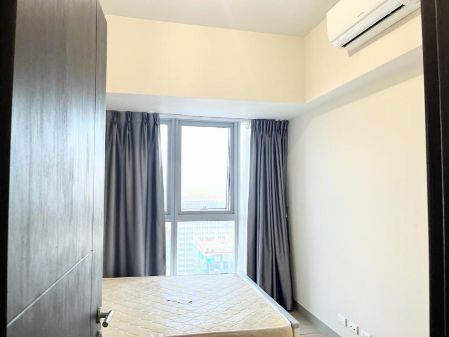 Big 3 Bedroom Unit for Rent in Uptown Parksuites