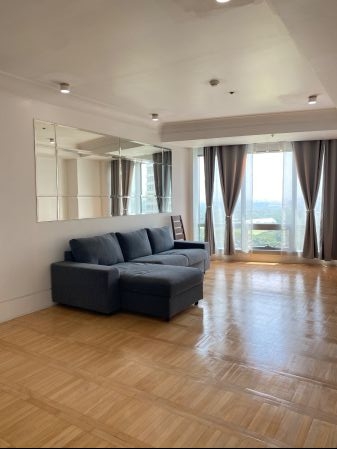 2 Bedroom Unit with Golf Course View in One McKinley Place