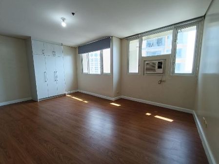 Four Season Riviera Binondo 2 Bedrooms Near Chinatown