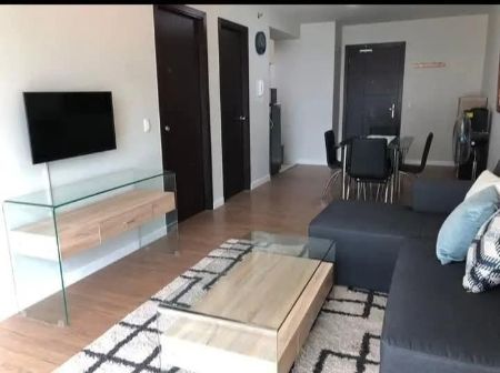 Fully Furnished 1 Bedroom Unit at Kroma Tower for Rent