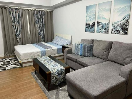 For Rent Studio Unit in Two Maridien BGC HighStreet