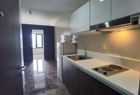 Fully Furnished 1 Bedroom Unit at Air Residences for Rent