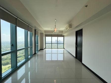 3 Bedroom Condo for Lease at 8 Forbestown Road Taguig