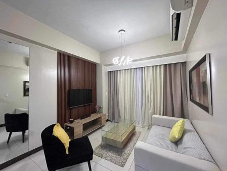 Fully Furnished 1 Bedroom Unit at The Florence for Rent