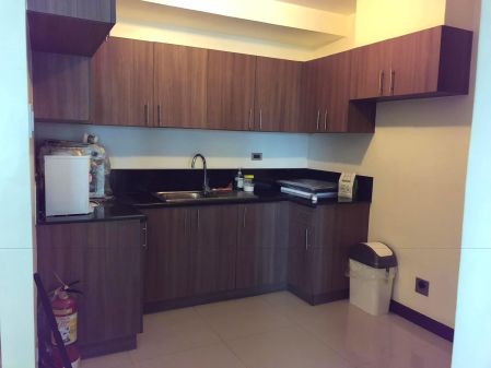 For Lease Furnished 2-Bed corner Space 79sqm New Manila Condo Mag